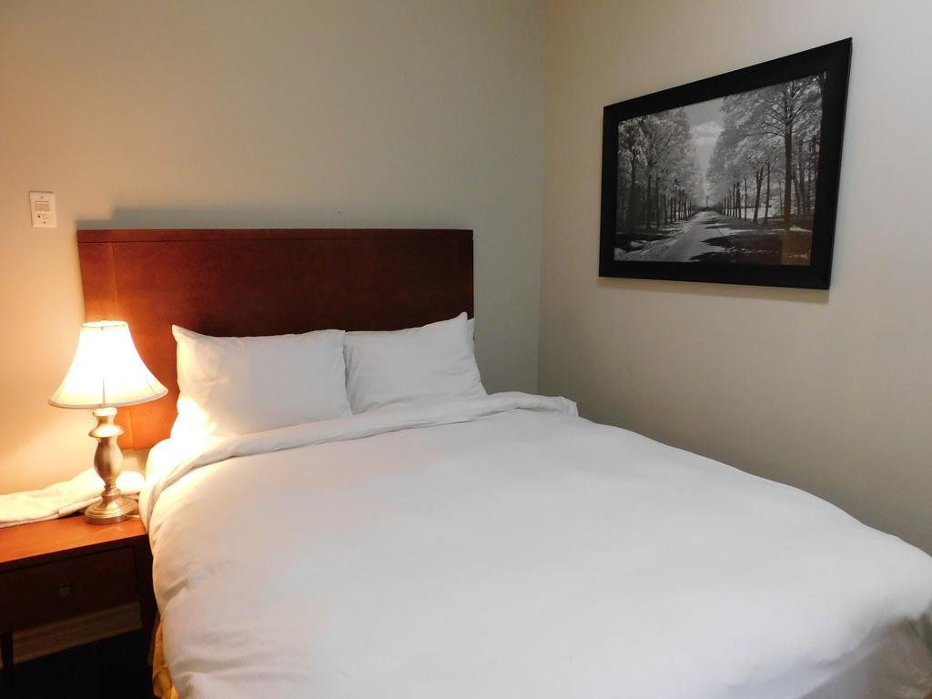 Hotel A2K Montreal Exterior photo